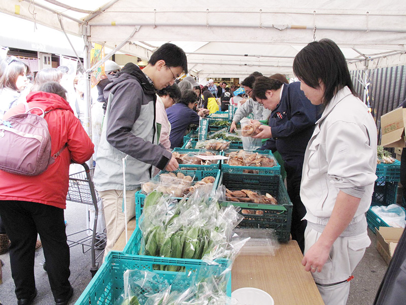 能登山菜フェアの様子写真